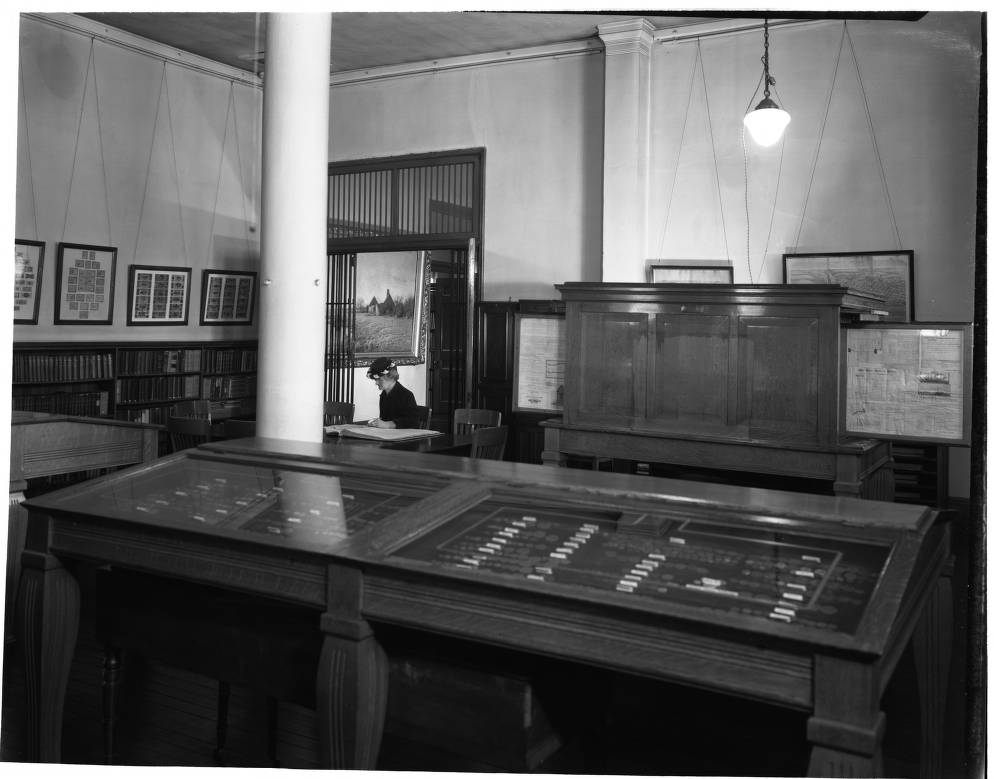 1945 The Byron Reed coin and document collection at the Omaha Main ...