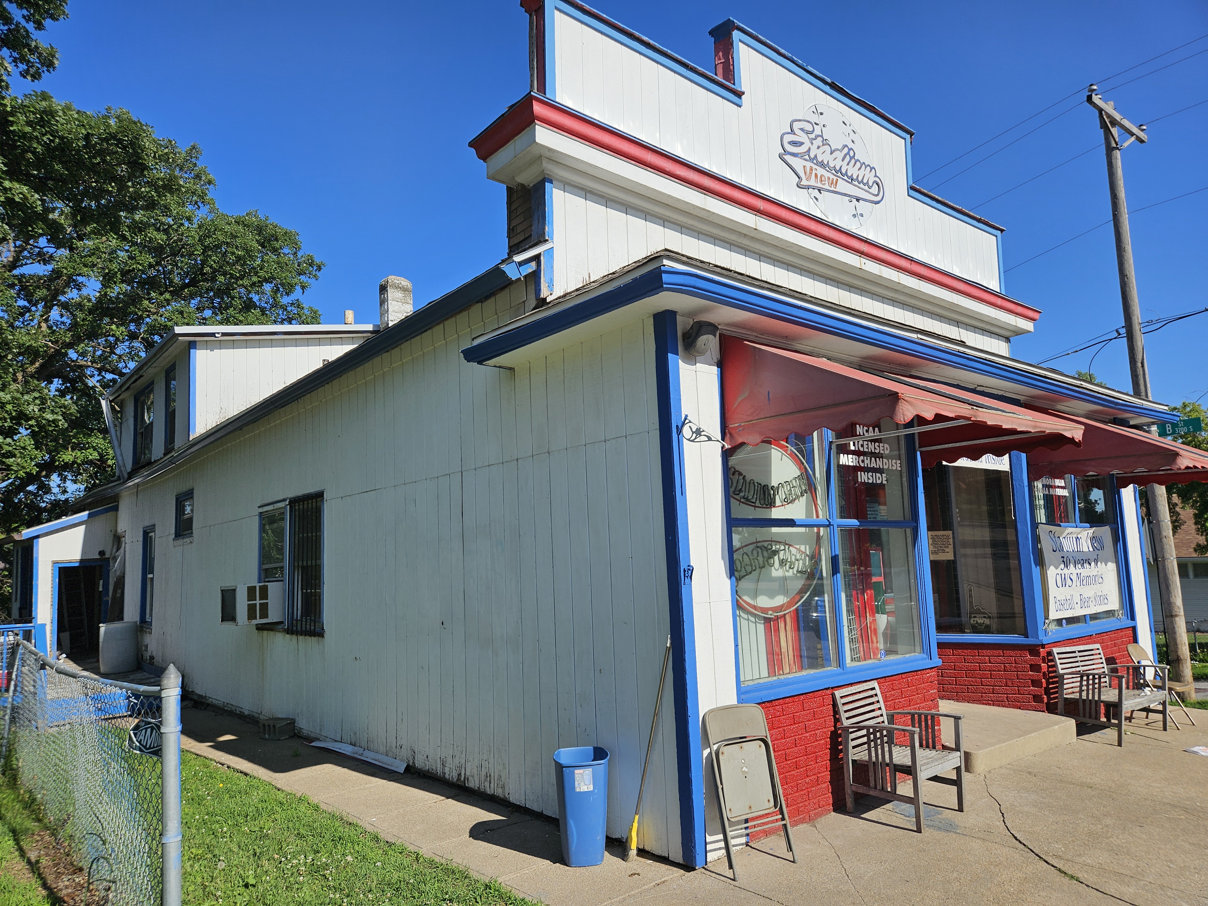 From Joseph Lacina’s Grocery to Greg Pivovar’s Stadium View Sports Cards