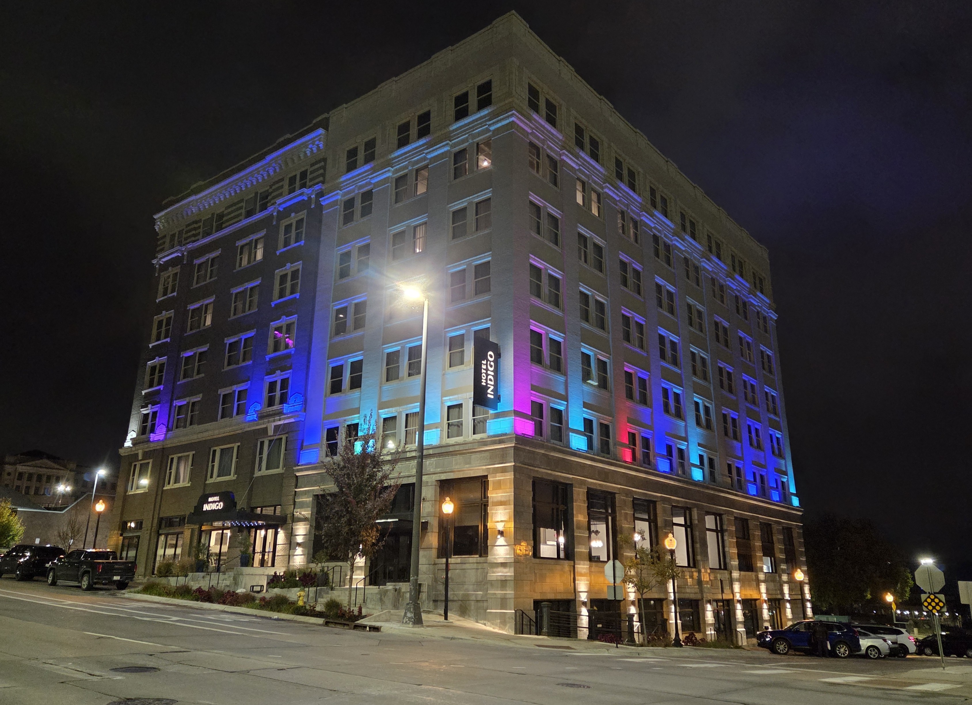 From El Beudor to Hotels Logan and Indigo