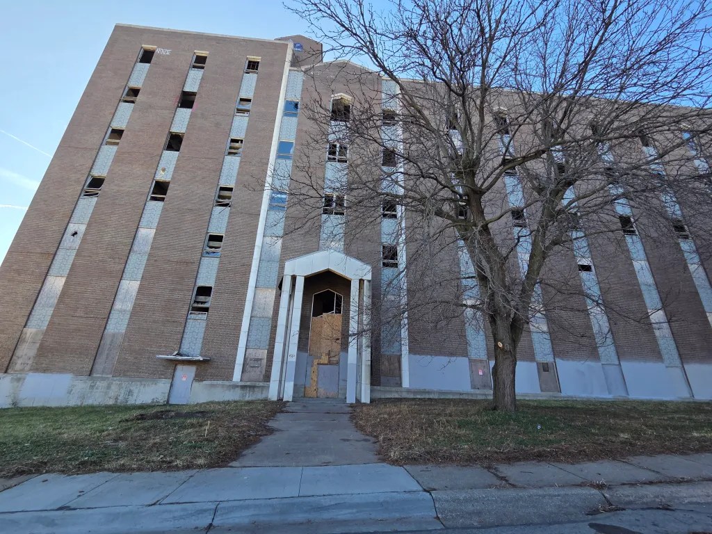 Apartments and Townhomes at the Former Salvation Army on 26th and Center